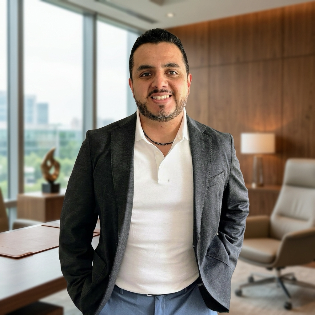 Mauro Flores, Fractional CDO and Data & AI Adviser